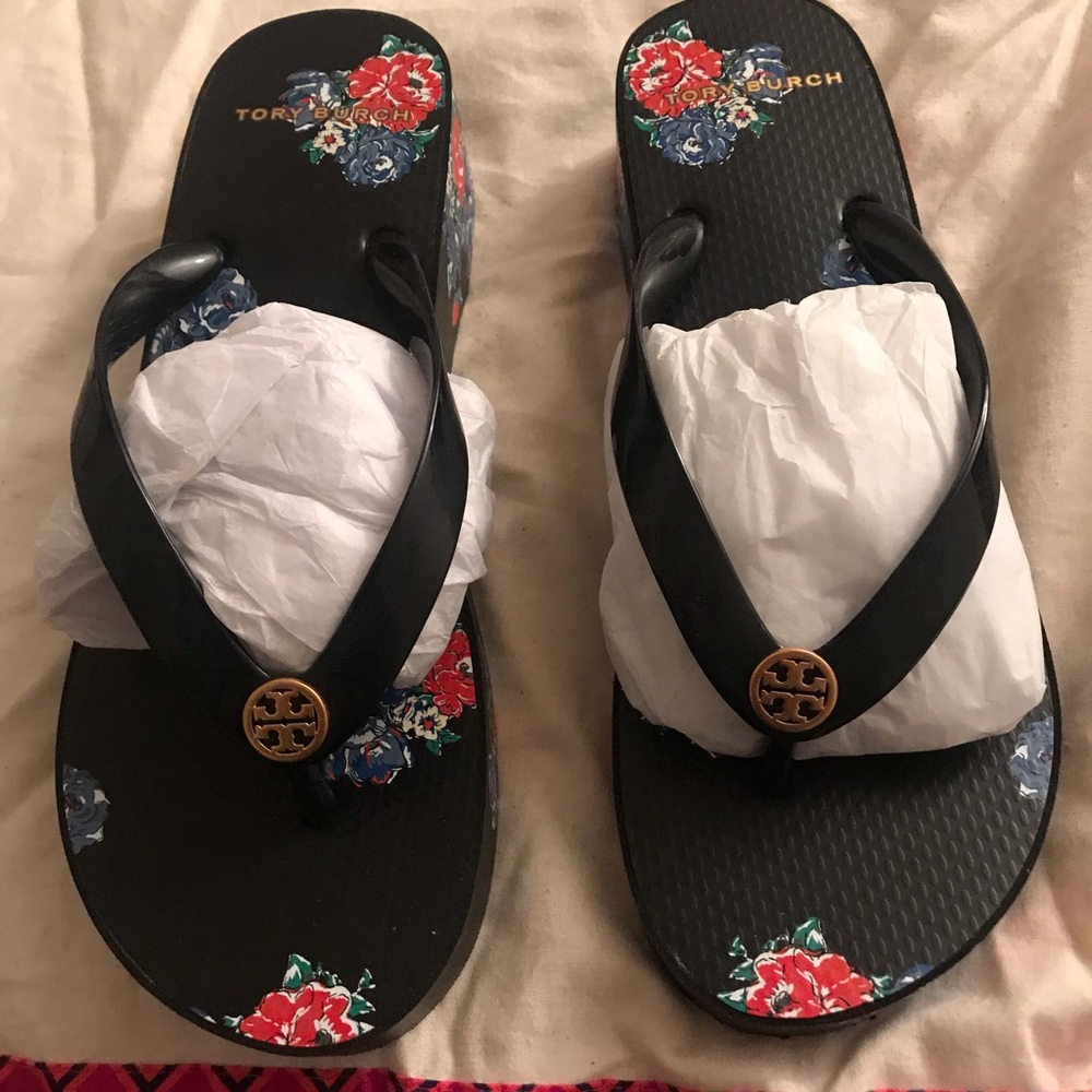 Never Been Worn Tory Burch Sandals.